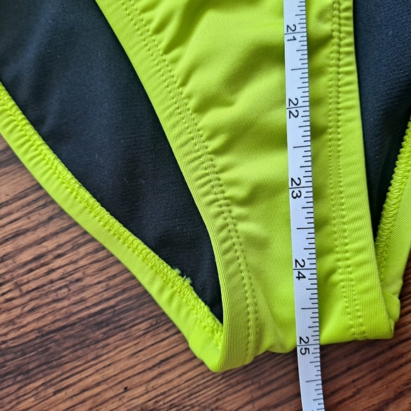 Nike One Piece Swim Suit, New, no tags - Picture 4 of 5